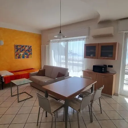 Apartament Serenella - Frontemare *